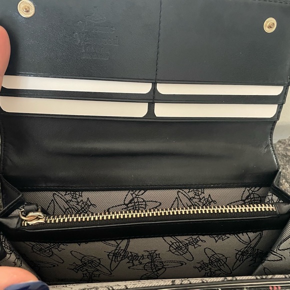 Vivienne Westwood Wallet- full inclusion - Picture 6 of 8